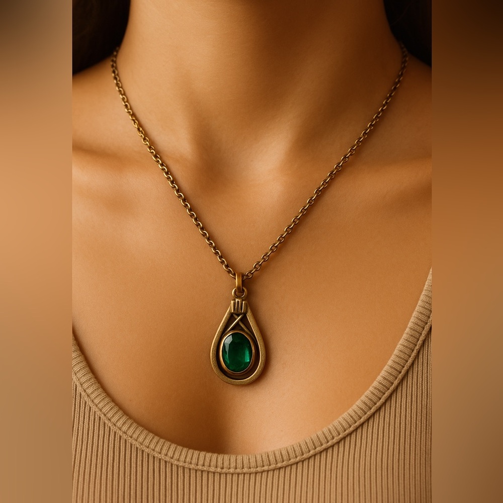 Vintage Simmons Gold Necklace with  Emerald Green Pendant